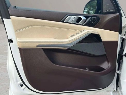 Used 2019 BMW X7 xDrive40i w/ Premium Package image 14