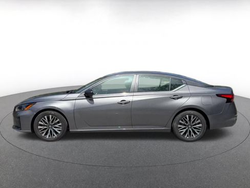 Used 2026 Nissan Altima 2.5 SV FWD image 8