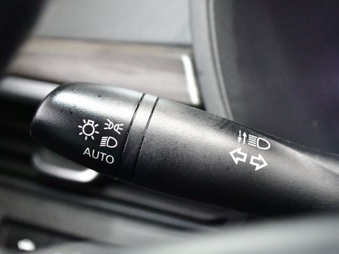 Used 2025 Nissan Altima 2.5 SV FWD image 19
