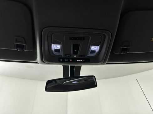 Used 2021 GMC Sierra 2500 SLT w/ SLT Preferred Package image 24