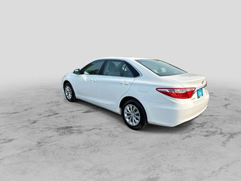 Used 2015 Toyota Camry LE FWD image 7