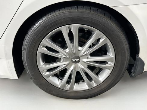 Used 2012 Hyundai Genesis 4.6 RWD image 11