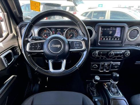 Used 2020 Jeep Wrangler Unlimited Sahara AWD/4WD image 8