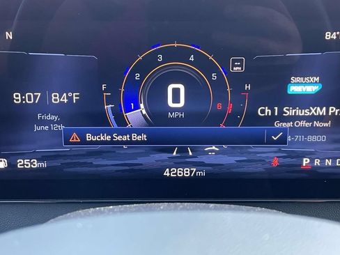 Used 2024 Chevrolet Traverse LT FWD image 23