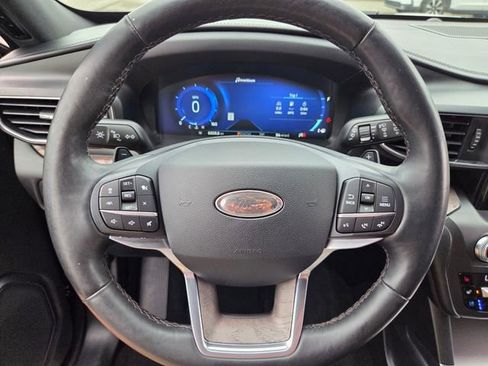 Used 2020 Ford Explorer Platinum w/ Premium Technology Package AWD/4WD image 31