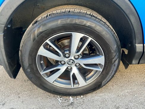 Used 2018 Toyota RAV4 XLE w/ Plus Extra Value Package AWD/4WD image 10