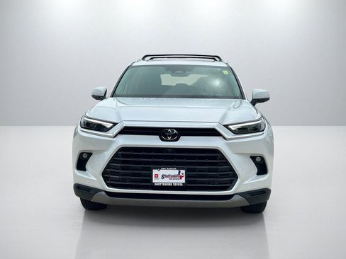Used 2026 Toyota Grand Highlander FWD image 2