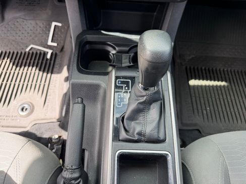 Used 2016 Toyota Tacoma SR5 w/ SR5 Appearance Package (SN) image 26