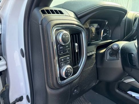 Used 2022 GMC Sierra 2500 AT4 w/ AT4 Premium Plus Package AWD/4WD image 9