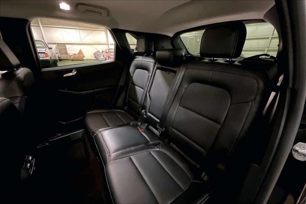 Certified 2025 Ford Escape Platinum AWD/4WD image 24