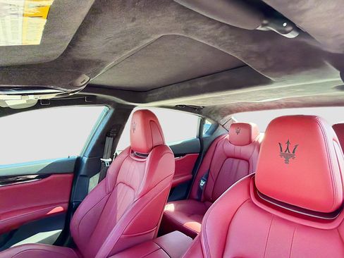 Certified 2022 Maserati Quattroporte GT image 27