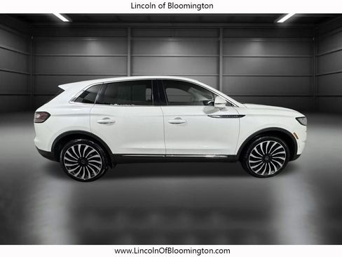 Certified 2021 Lincoln Nautilus Black Label image 8