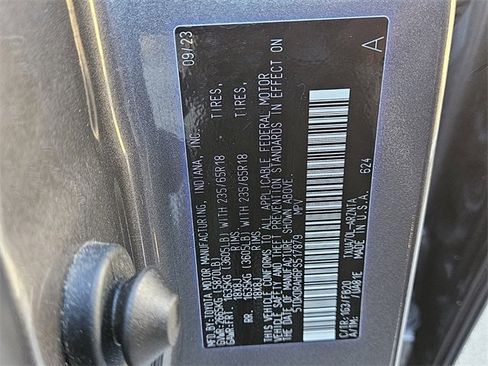 Used 2023 Toyota Highlander LE image 15