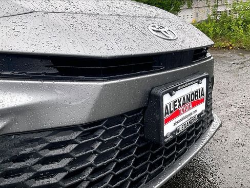 Used 2025 Toyota Camry SE FWD image 28