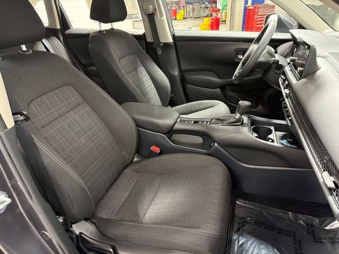 Used 2023 Honda HR-V LX image 9
