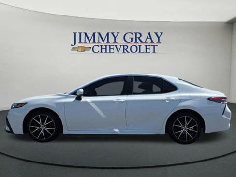 Used 2021 Toyota Camry SE FWD image 2