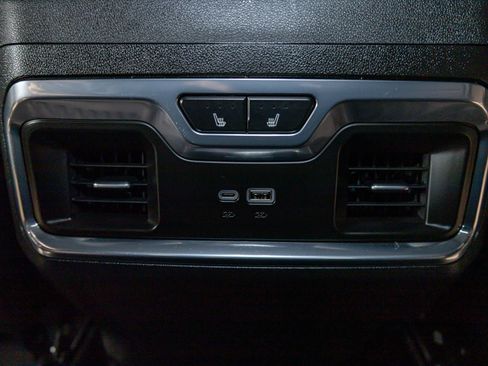 Used 2025 Chevrolet Silverado 2500 LTZ w/ LTZ Convenience Package image 27