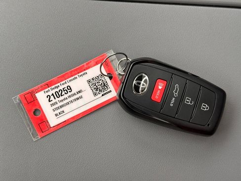 New 2026 Toyota Highlander Platinum image 40