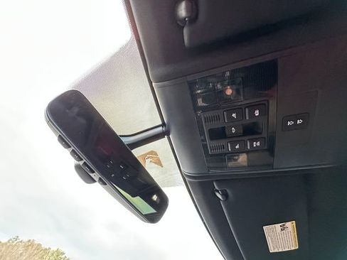 Used 2022 Volkswagen Atlas Cross Sport SE w/ Panoramic Sunroof Package image 32