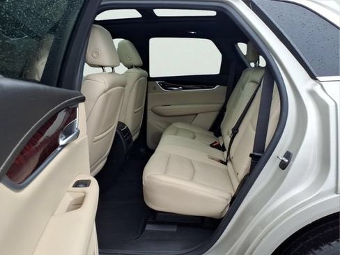 Used 2017 Cadillac XT5 Premium Luxury AWD/4WD image 11
