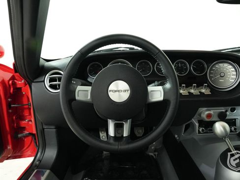 Used 2005 Ford GT image 22