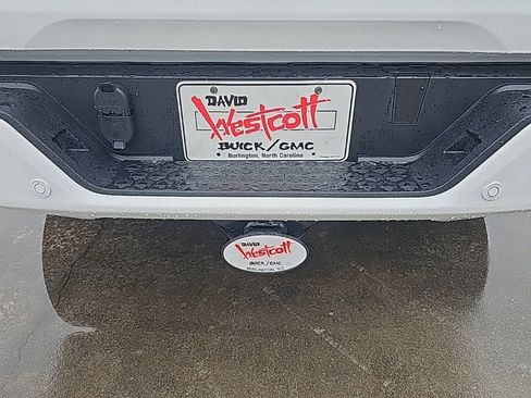 Certified 2025 GMC Canyon Denali image 7