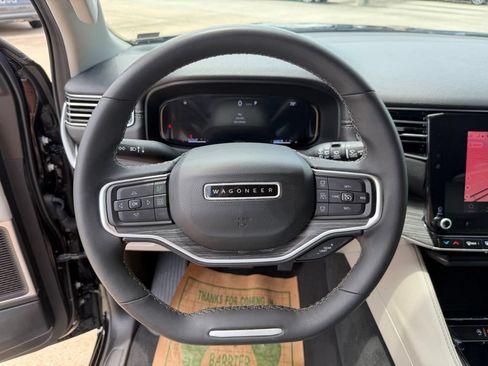 Used 2024 Jeep Wagoneer L Series II RWD image 13