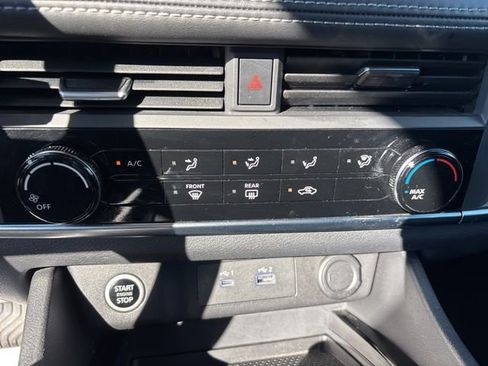 Used 2023 Nissan Rogue S image 17