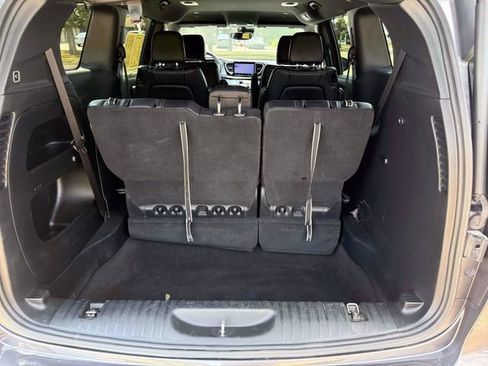 Certified 2022 Chrysler Pacifica Touring-L w/ S Appearance Package FWD image 11