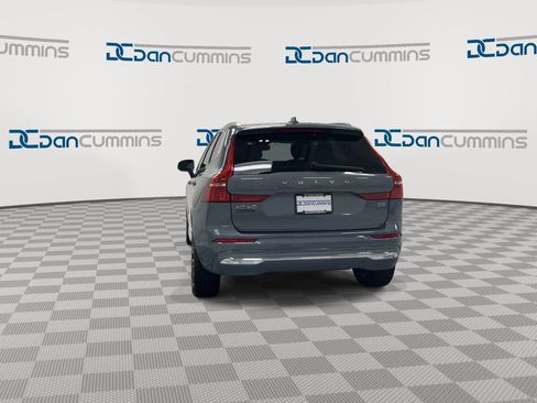 Used 2023 Volvo XC60 B5 Plus FWD image 7