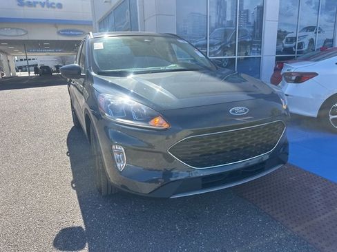 Used 2022 Ford Escape SEL w/ Technology Package image 2