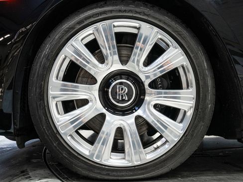 Used 2017 Rolls-Royce Dawn image 11