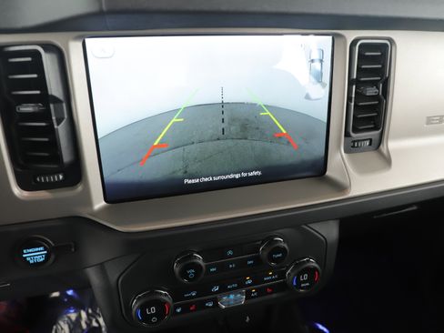 Used 2025 Ford Bronco Outer Banks image 13