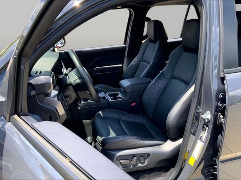 Used 2025 Toyota 4Runner TRD Off-Road Premium AWD/4WD image 8