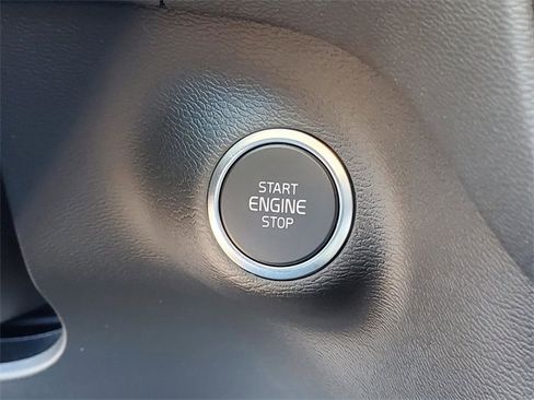 New 2026 Volvo XC40 B5 Plus w/ Protection Package Premier image 20