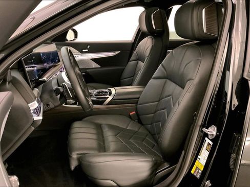 Certified 2023 BMW i7 xDrive60 w/ Executive Package 2 AWD/4WD image 13