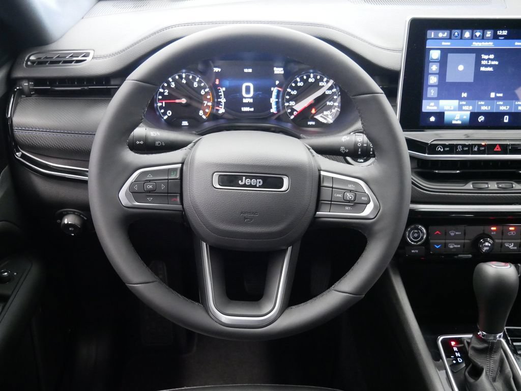 New 2026 Jeep Compass Latitude AWD/4WD image 18