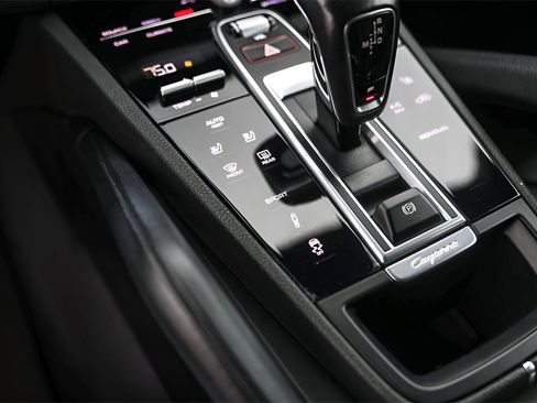 Used 2020 Porsche Cayenne S image 15