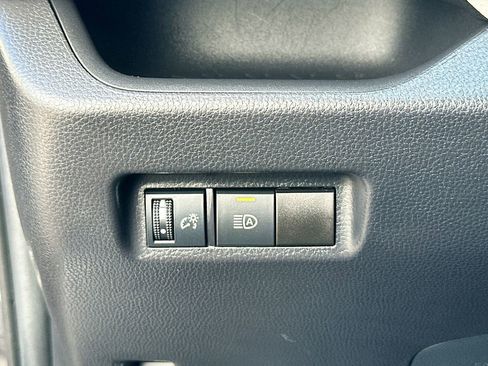 Used 2022 Toyota RAV4 XLE image 11