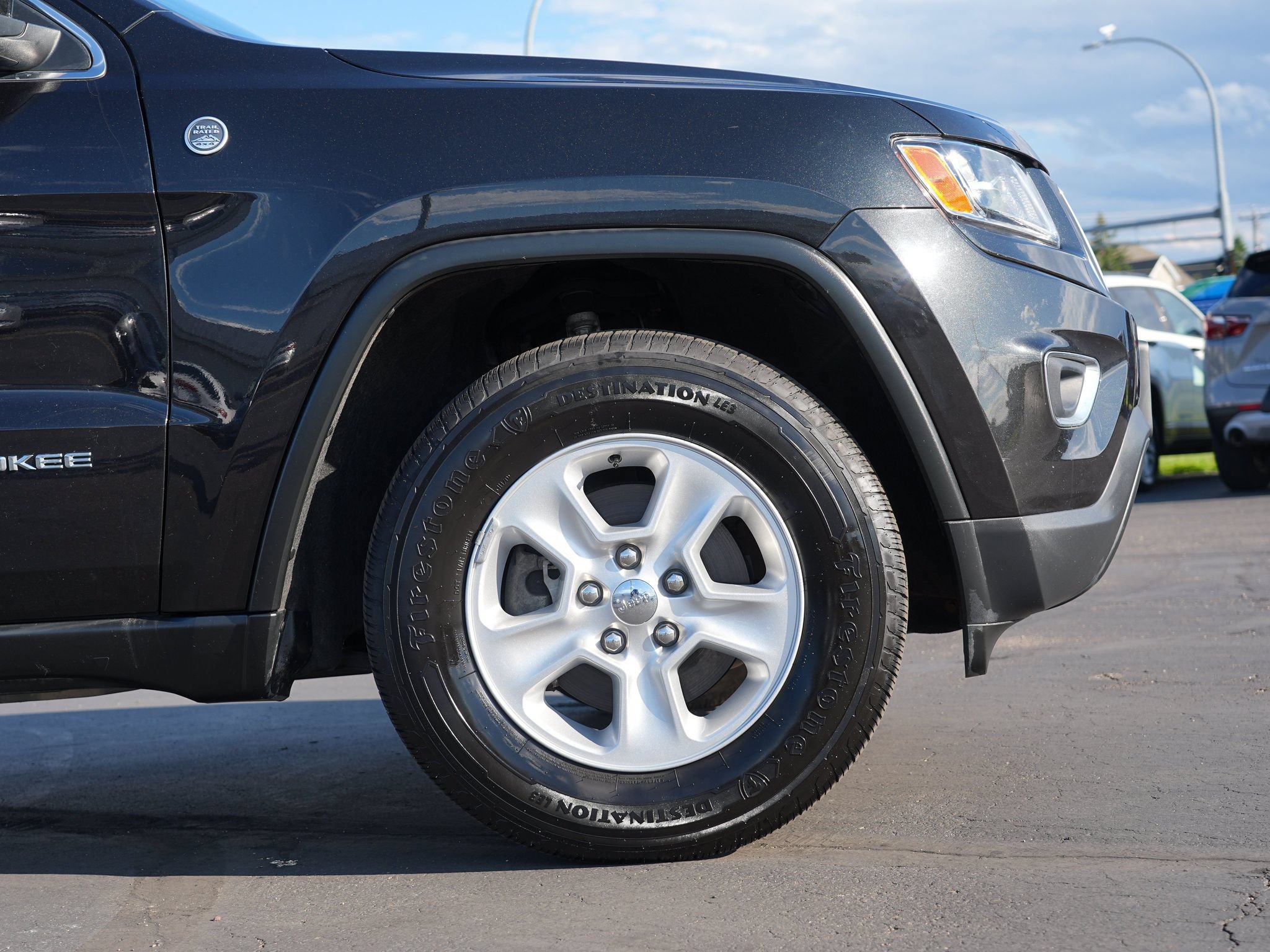 Used 2016 Jeep Grand Cherokee Laredo w/ Quick Order Package 23E AWD/4WD image 12