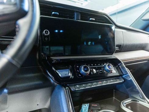 Used 2024 GMC Sierra 2500 AT4 w/ Technology Package image 12