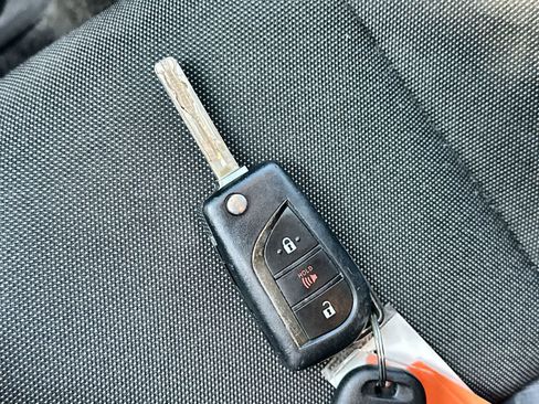 Used 2020 Toyota C-HR LE image 20