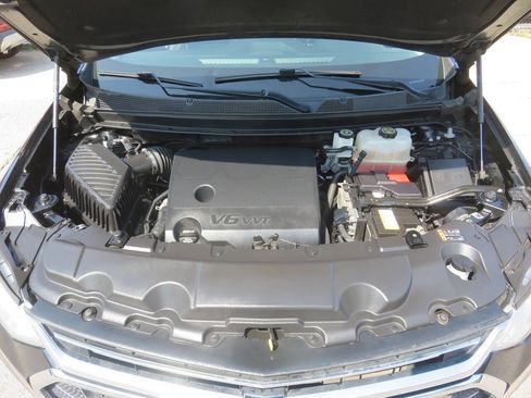 Used 2021 Chevrolet Traverse LT w/ LT Premium Package AWD/4WD image 33