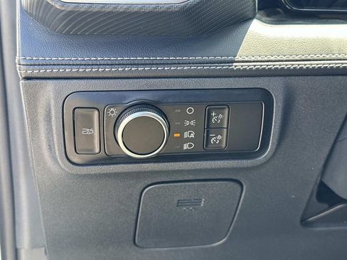 Used 2025 Ford Mustang Premium RWD image 27