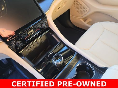 Used 2025 Jeep Grand Cherokee Limited w/ Black Appearance Package image 25