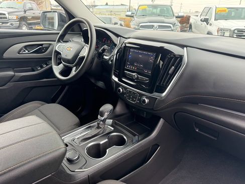 Used 2021 Chevrolet Traverse LS image 16