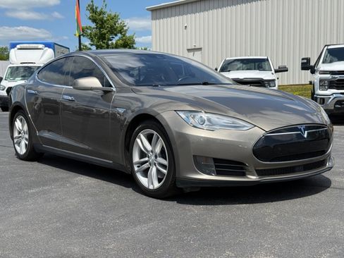 Used 2015 Tesla Model S 70D AWD/4WD image 2