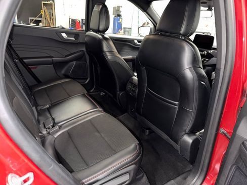 Used 2024 Ford Escape ST-Line image 17