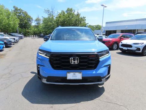 Used 2025 Honda Pilot TrailSport image 6