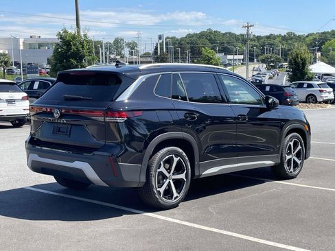 New 2026 Volkswagen Tiguan SE FWD image 7